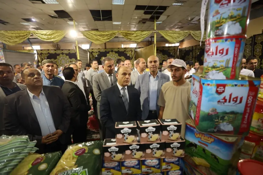 محافظ كفر الشيخ يتفقد سوق «اليوم الواحد» بسيدي سالم ويؤكد استمرار توفير السلع بتخفيضات تصل إلى 30%