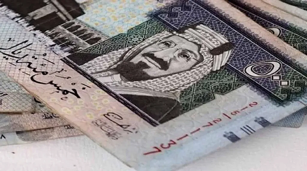 استقرار مفاجئ في سعر الريال السعودي.. الأحد 12 أكتوبر يشهد تهدئة في أسواق العملات بمصر