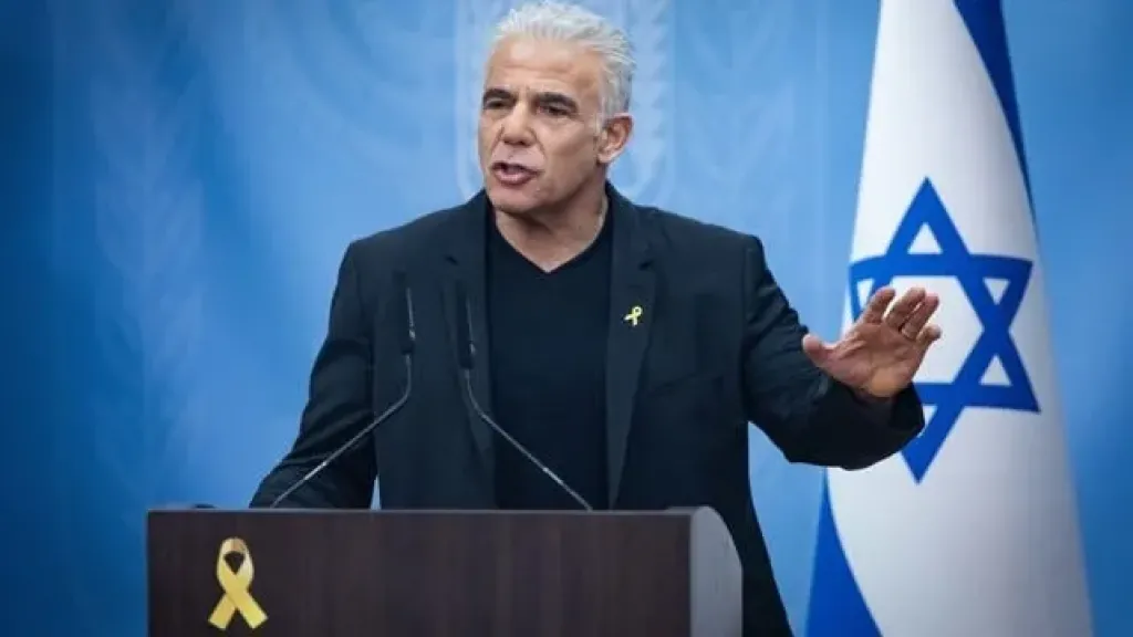 لابيد يسجّل اعتراضًا على حرمان ترامب من نوبل السلام: “خطأ جسيم” ويطالب بمنحه الجائزة العام المقبل