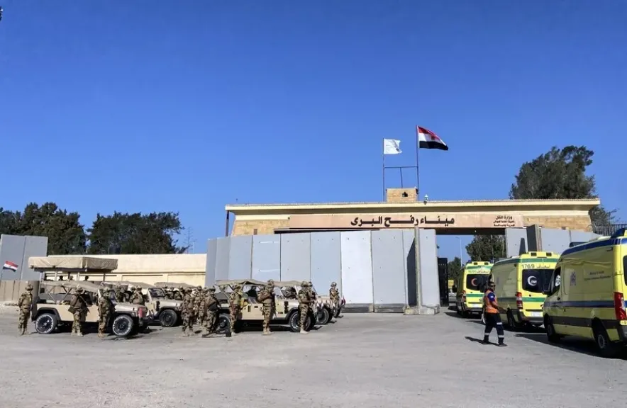 إعلام عبري يكشف مستقبل إدارة معبر رفح بعد الانسحاب الإسرائيلي.. ضابط فلسطيني يتولى القيادة بدعم مصري ومراقبة أممية