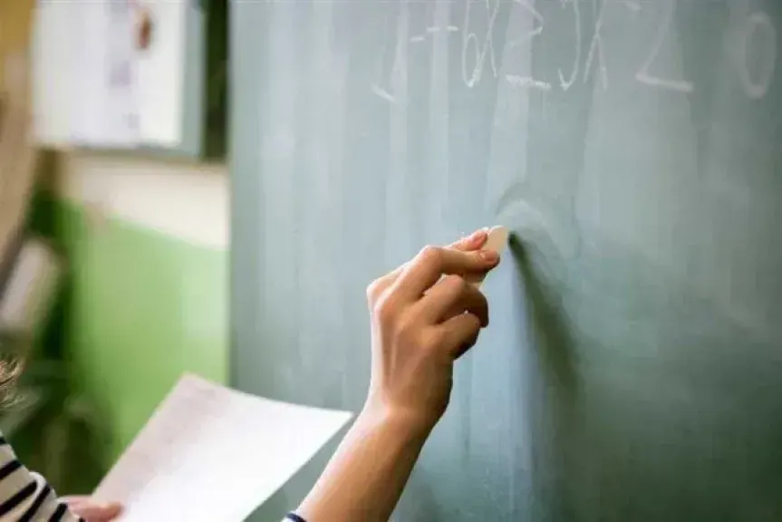 1000 جنيه بانتظار المعلمين.. تعرف على موعد صرف الحافز الشهري لعام 2025