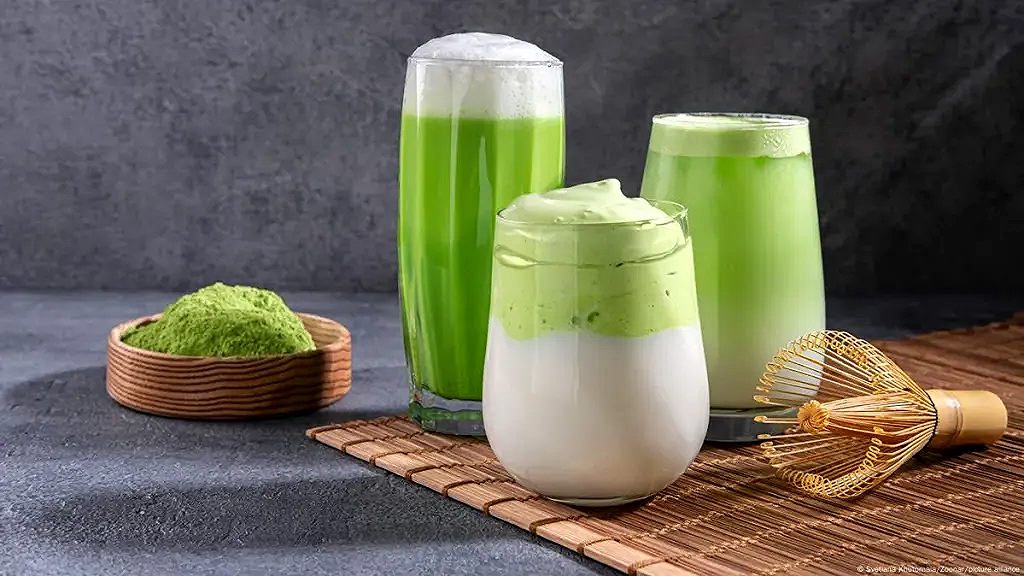 مشروبات الماتشا.. السر الأخضر الذي يشعل حواسك ويمنح جسدك وعقلك قوة لا تُقاوم