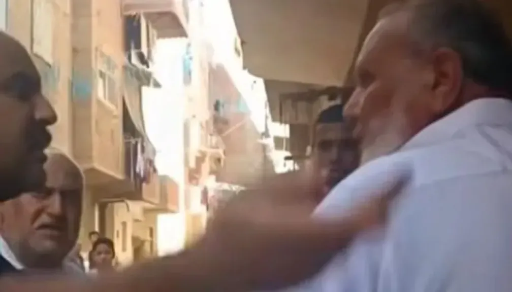 صفع مسن السويس».. فيديو يهز الرأي العام والأمن يتحرك بسرعة البرق