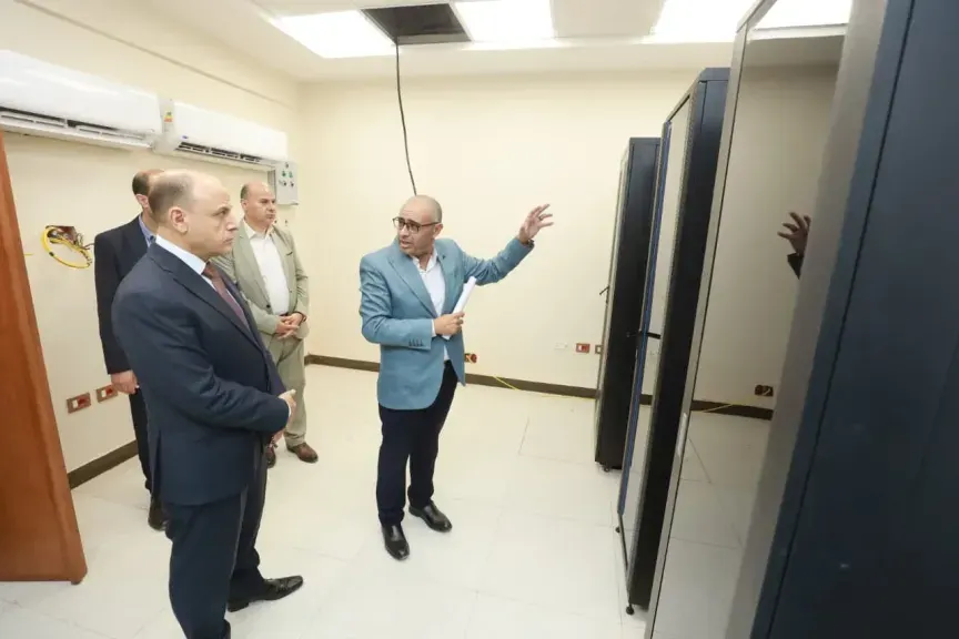 محافظ كفر الشيخ يتفقد مركز التحول الرقمي الجديد استعدادًا للافتتاح
