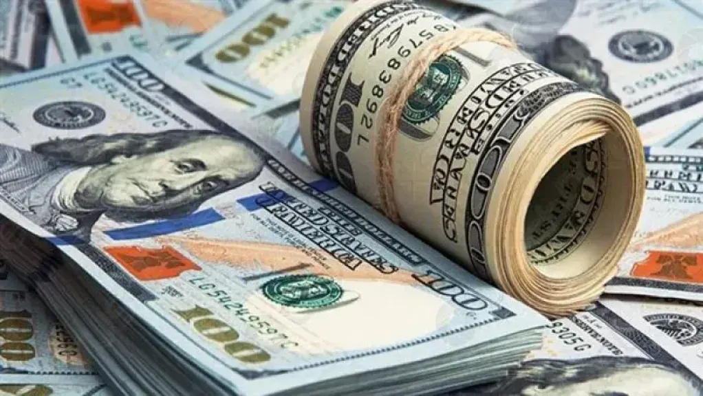 الدولار يغير قواعد اللعبة.. قفزة مفاجئة في سعر الصرف اليوم الإثنين (1) الدولار يغير قواعد اللعبة.. قفزة مفاجئة في سعر الصرف اليوم الإثنين (1)