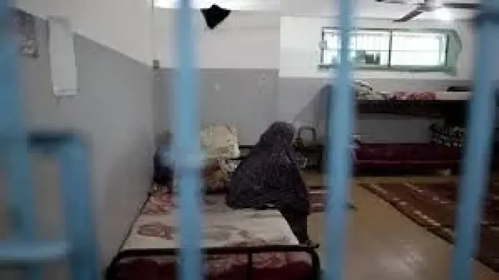 شهادات صادمة من داخل سجون الاحتلال.. أسيرات فلسطينيات يروين فصولًا من التعذيب والإهانة في ”الدامون” و”الشارون