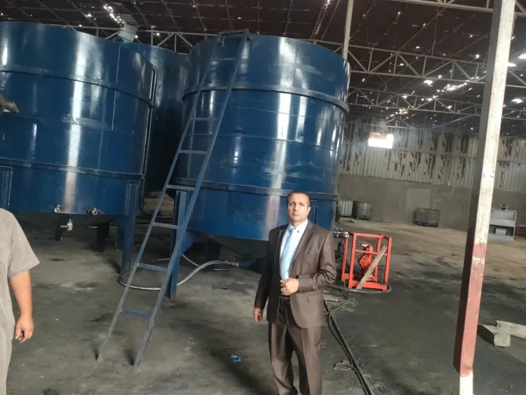 كارثة في كفر الشيخ.. ضبط 50 برميل زيوت فاسدة معاد تدويرها داخل مصنع غير مرخص وتحذيرات من أضرارها الخطيرة على صحة الإنسان