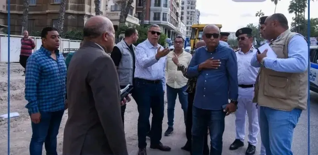 محافظ الإسكندرية يتابع أعمال التطوير بطريق الحرية ويستمع لملاحظات المواطنين