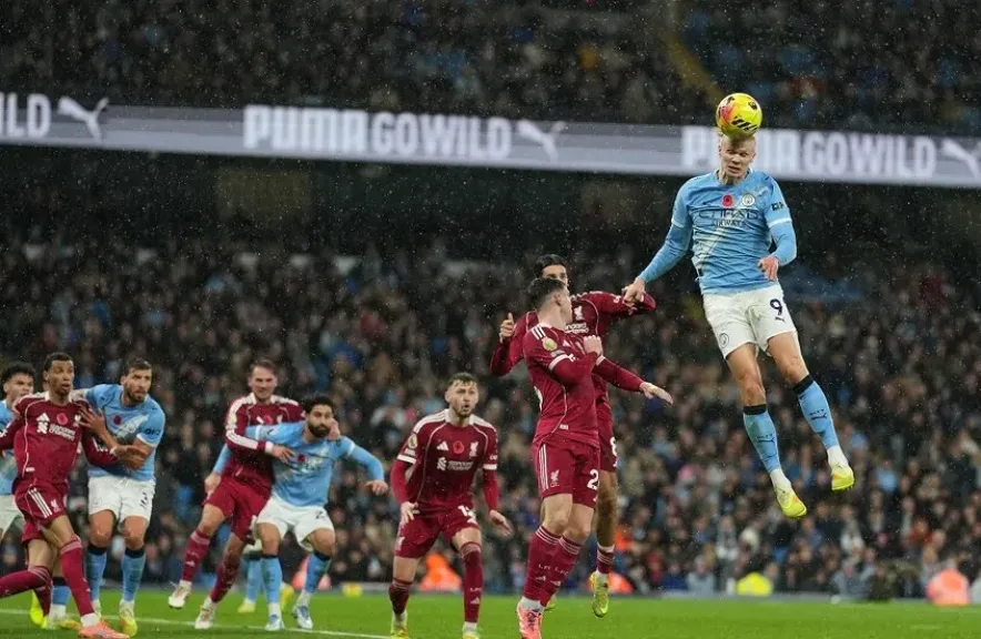 مانشستر سيتي يكتسح ليفربول بثلاثية نظيفة في الدوري الإنجليزي الممتاز 2025-2026