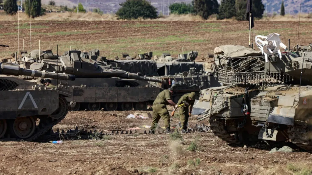 إسرائيل تضغط على الجيش اللبناني لتفتيش منازل جنوب لبنان.. رفض لبناني يؤكد استمرار الانتهاكات للسيادة