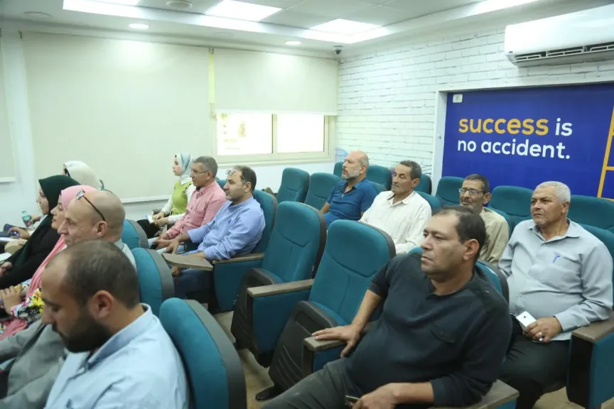 محافظ كفرالشيخ يتابع فعاليات البرنامج التدريبي حول تطوير وميكنة خدمات تراخيص المحال العامة ضمن خطة التحول الرقمي