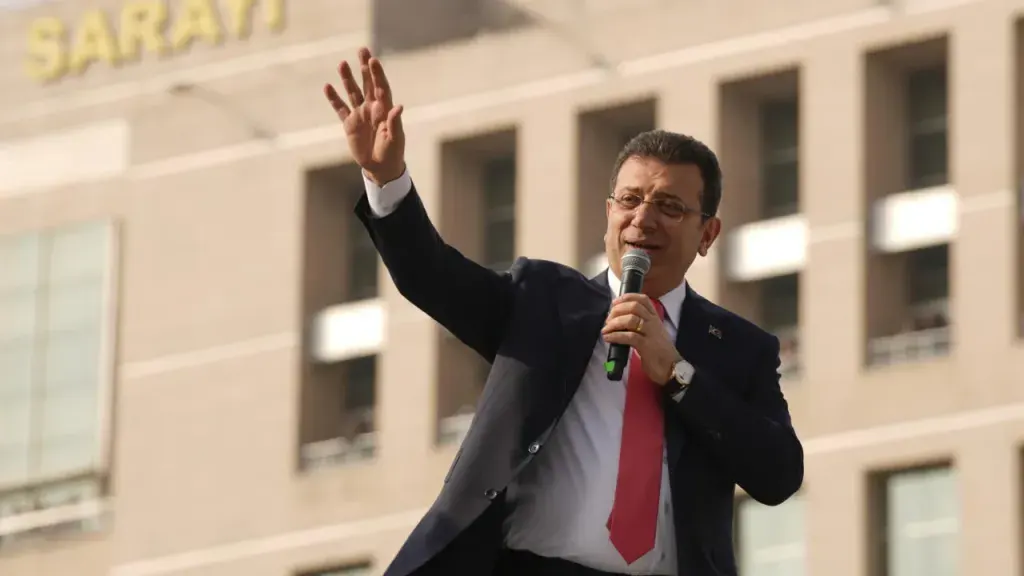 تركيا على صفيح ساخن.. النيابة تطالب بسجن إمام أوغلو 2352 عامًا في قضية يُنظر إليها كـ”انتقام سياسي” من أبرز منافسي أردوغان