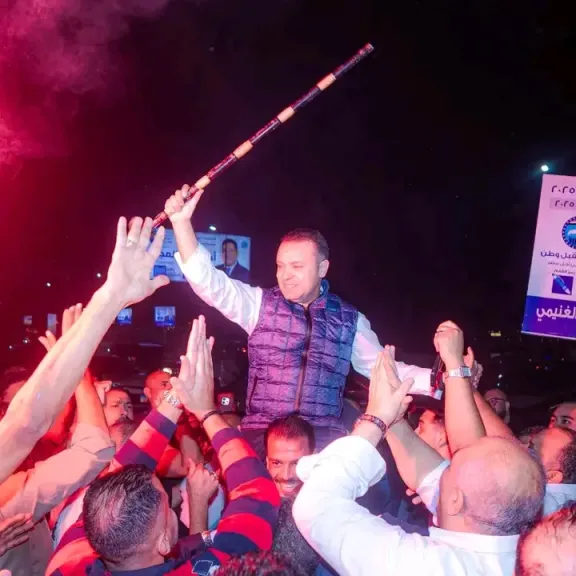 احتفالات حاشدة على كورنيش الإسكندرية بفوز عمر الغنيمي