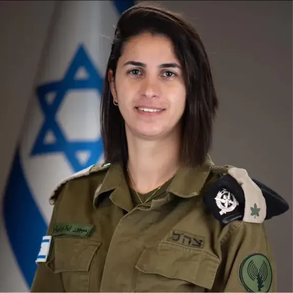 من هي إيلا واوية؟ الرائدة الفلسطينية التي تختارها إسرائيل لتكون المتحدثة الجديدة باسم جيش الاحتلال بالعربية