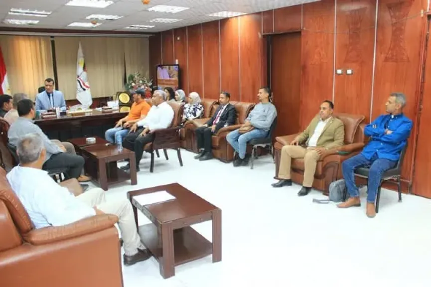 مدير تعليم سوهاج يؤكد تفعيل قوافل الدعم والمتابعة اليومية داخل مدارس المحافظة