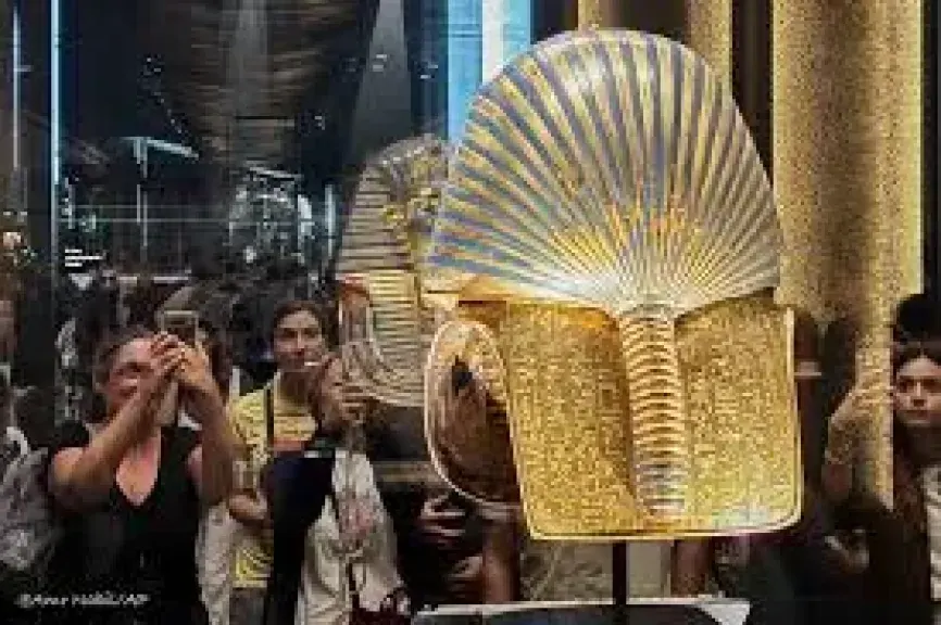 إقبال عالمي غير مسبوق.. المتحف المصري الكبير يعلن نظام حجز جديد بعد تكدس تاريخي للزوّار من الغرب والأجانب