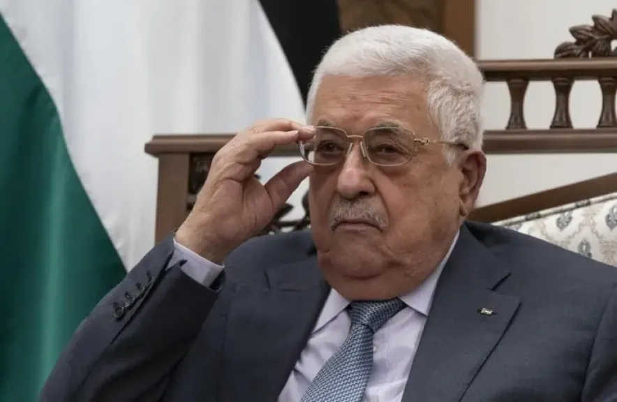 في عيد ميلاده التسعين.. محمود عباس بين الشيخوخة السياسية وتعقيدات المرحلة الفلسطينية