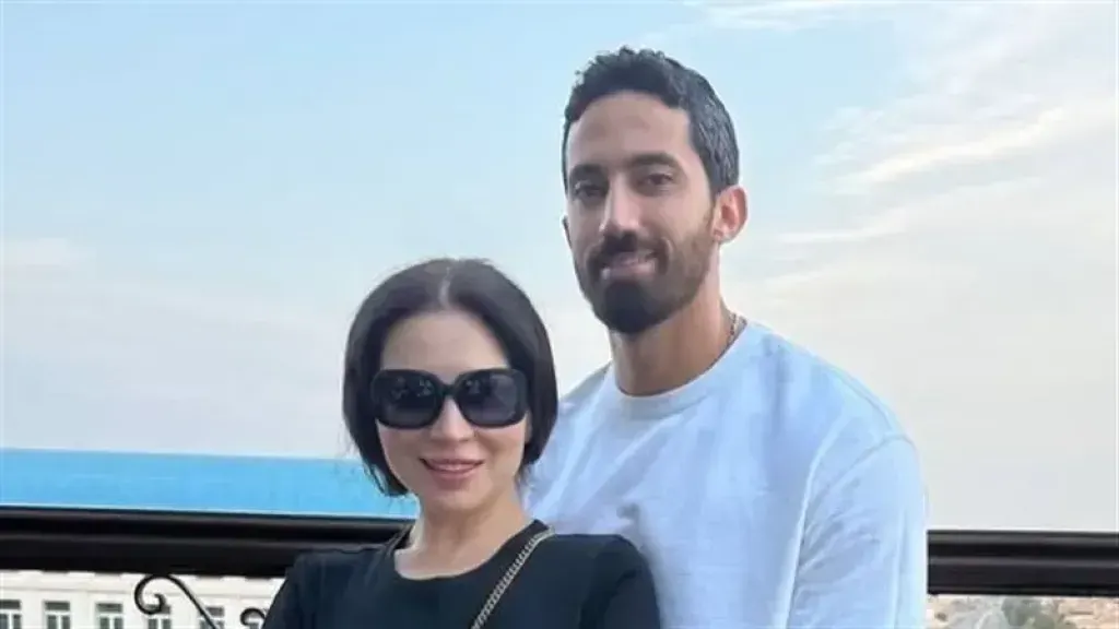 مي عز الدين تتصدر مواقع التواصل بعد ظهورها الأول مع زوجها… واتهامات الغيرة تطال هيدي كرم بسبب إلغاء المتابع