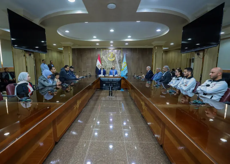 محافظ كفرالشيخ يكرّم صانعي المجد أبطال العالم: «رفعوا علم مصر وجسدوا روح الإرادة المصرية»