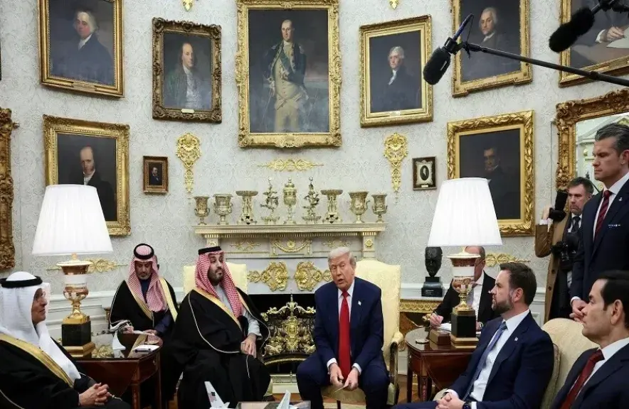 اتفاقية دفاع أم شراء للوهم؟.. قراءة نقدية لاتفاق ”ترامب – بن سلمان” في ظل صراع العمالقة وتحوّل الشرق الأوسط