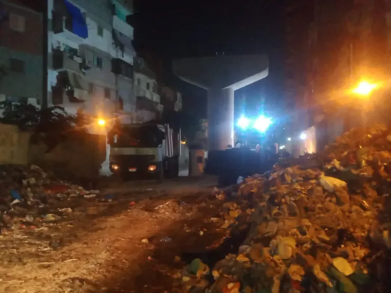 تحرك عاجل في غبريال… النائب عمر جمال الغنيمي يتدخل لرفع القمامة من أمام سلم المشاة والمحافظة تستجيب فورًا