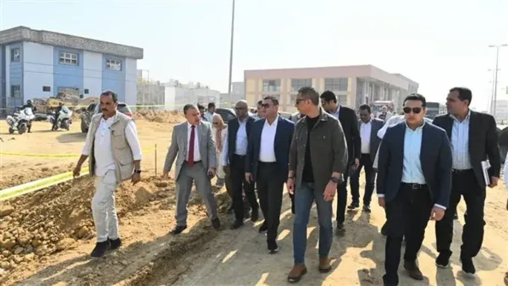 وزير الإسكان ومحافظ الفيوم يتفقدان مشروعات مياه الشرب والطريق الرابط لتعزيز التنمية في المحافظة