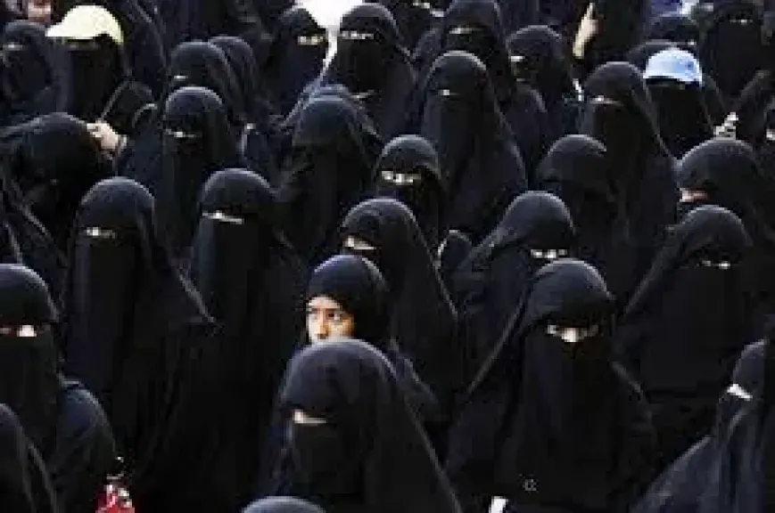عقدٌ من الجحيم.. 10 سنوات من القهر والدم في اليمن: تقرير صادم يكشف 40 ألف انتهاك حوثي ضد النساء