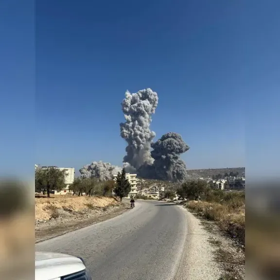 انفجار ضخم يهز بلدة كفرتخاريم بريف إدلب الغربي.. حالة هلع بين السكان وتحقق مستمر لمعرفة الأسباب