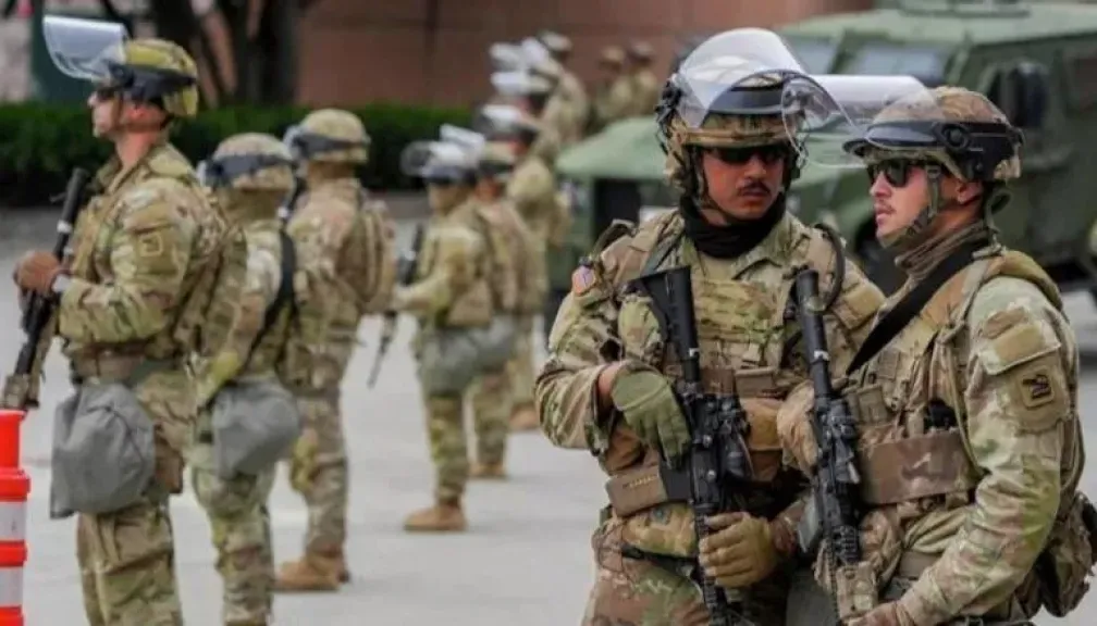 إطلاق نار قرب البيت الأبيض يشعل العاصمة الأمريكية.. وترامب يصدر قرارًا عاجلًا بنشر 500 جندي إضافي