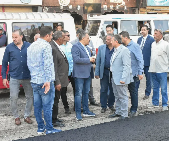 محافظ الشرقية يتفقد أعمال رصف وتطوير شارع سعد زغلول بالزقازيق لدفع عجلة العمل وتذليل المعوقات