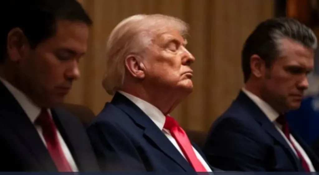 ماذا حدث في البيت الأبيض ؟ ,,, نعاس ترامب خلال اجتماع حكومي طويل