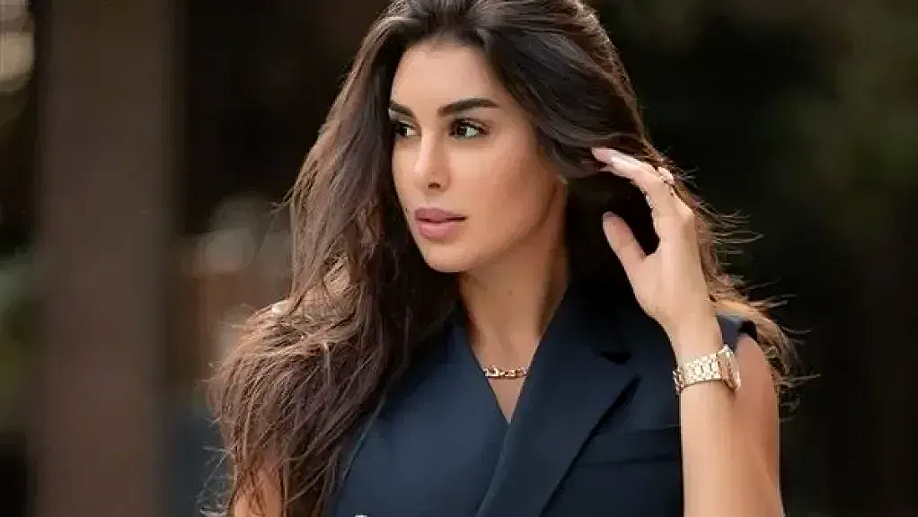 ياسمين صبري: سعادتي لا توصف بزيارتي جدة وأداء العمرة