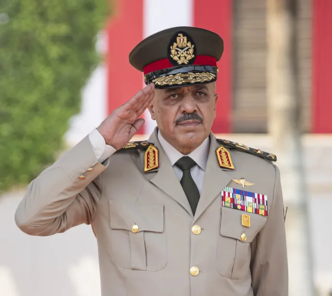 اليوم الختامي لإيديكس 2025… وزير الدفاع ورئيس الأركان يعقدان لقاءات هامة