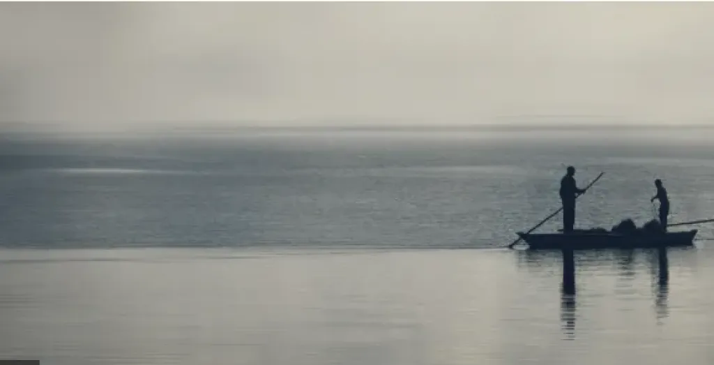 محافظ كفر الشيخ يعلن استمرار توقف حركة الملاحة والصيد بميناء البرلس لحين تحسن الأحوال الجوية