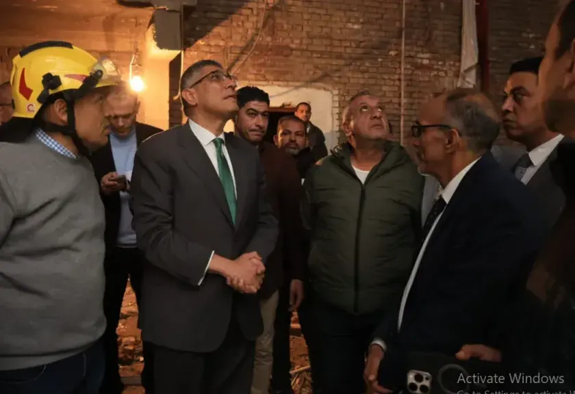 محافظ الجيزة يتفقد موقع انفجار ماسورة الغاز بإمبابة ويوجّه بتوفير الرعاية الكاملة للمصابين