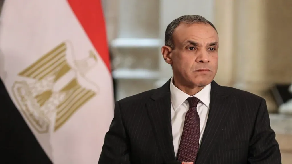 وزير الخارجية ينقل رسالة خطية من الرئيس السيسي للرئيس الأنجولي لتعزيز أواصر التعاون بين البلدين