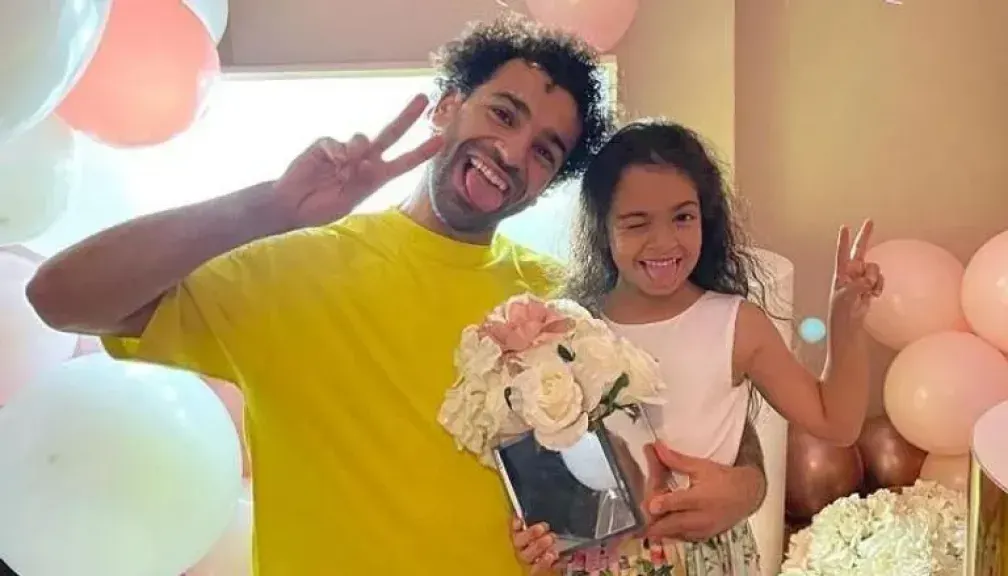 محمد صلاح يظهر مع ابنتيه في إعلان جديد قبل كأس أمم أفريقيا 2025 ويجدد حلم التتويج مع منتخب مصر