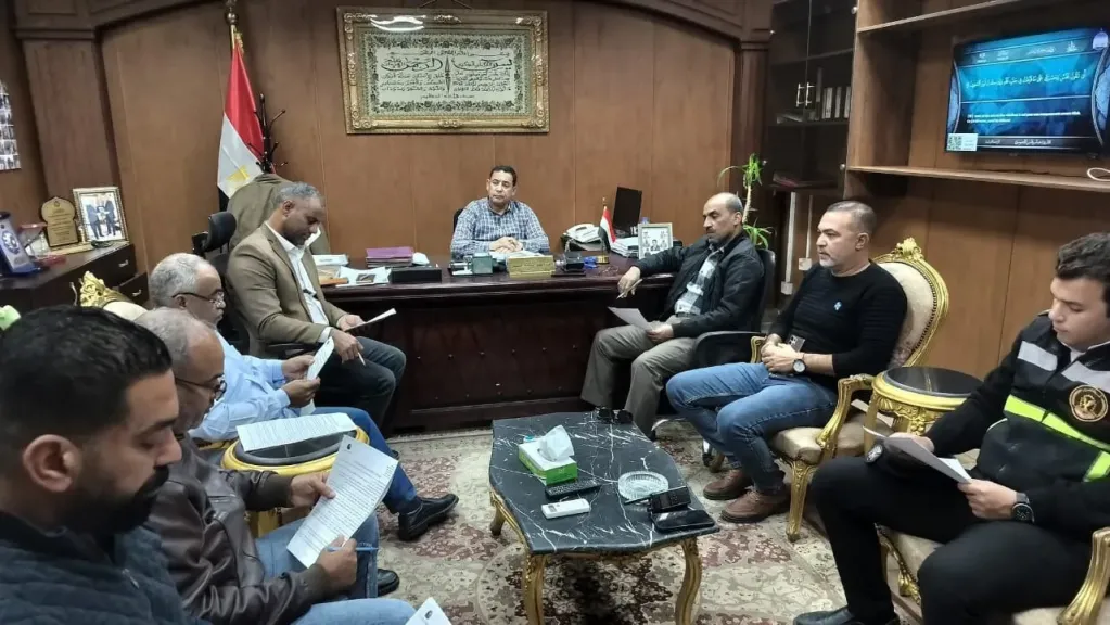 مناقشة قضايا صندوق المواقف بالأقصر واتخاذ قرارات عاجلة لخدمة المواطنين