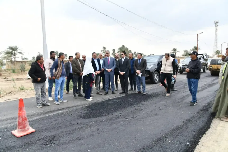محافظ الفيوم يتفقد أعمال رصف طريق جبل سعد – الشواشنة بتكلفة 17.5 مليون جنيه ضمن الخطة الاستثمارية 2025/2026