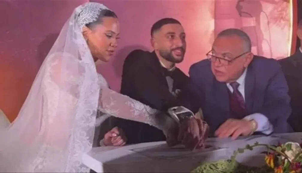 غياب حنان ترك عن زفاف نجلها يثير التساؤلات.. صور متداولة وجدَل واسع على السوشيال ميديا