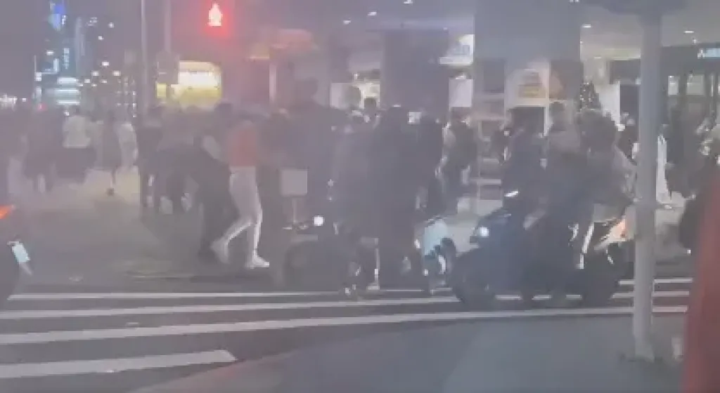 هجوم دموي نادر يهز تايوان.. قتلى ومصابون في اعتداء بقنابل دخان وسكاكين وسط تايبيه