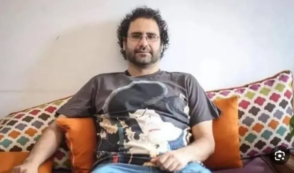 رفع أسم علاء عبدالفتاح من قوائم الممنوعين من السفر