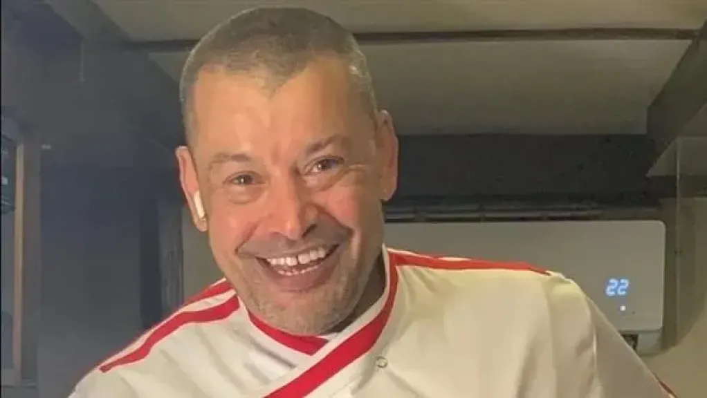 شقيق مالك «كبدة البرنس» يشعل النار في نفسه أمام المطعم في الشيخ زايد