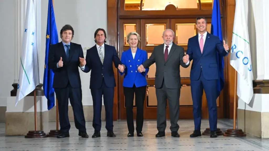 انقسام حاد في أمريكا اللاتينية: لولا يحذّر من حرب كارثية وميلي يصفّق لضغوط ترامب على فنزويلا خلال قمة ميركوسور