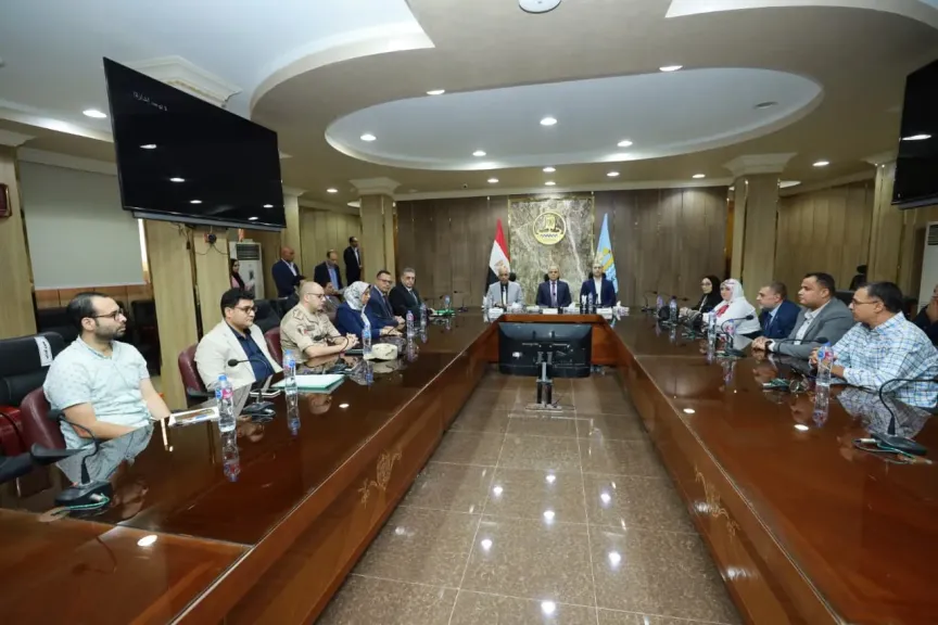 محافظ كفرالشيخ يستعرض الموقف التنفيذي لمشروعات تحسين نوعية المياه بمصرف كيتشنر بنطاق المحافظة