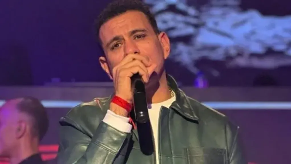 محمود الليثي يحيي حفلًا في فرنسا ويكشف عن مشاريع جديدة بين الغناء والتمثيل