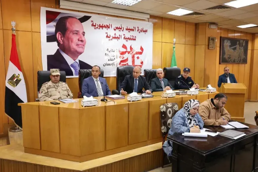 محافظ المنيا يهنئ الرئيس السيسي بالعام الجديد ويقدم التهنئة للأقباط بعيد الميلاد المجيد ويستعرض استعدادات انتخابات النواب والامتحانات