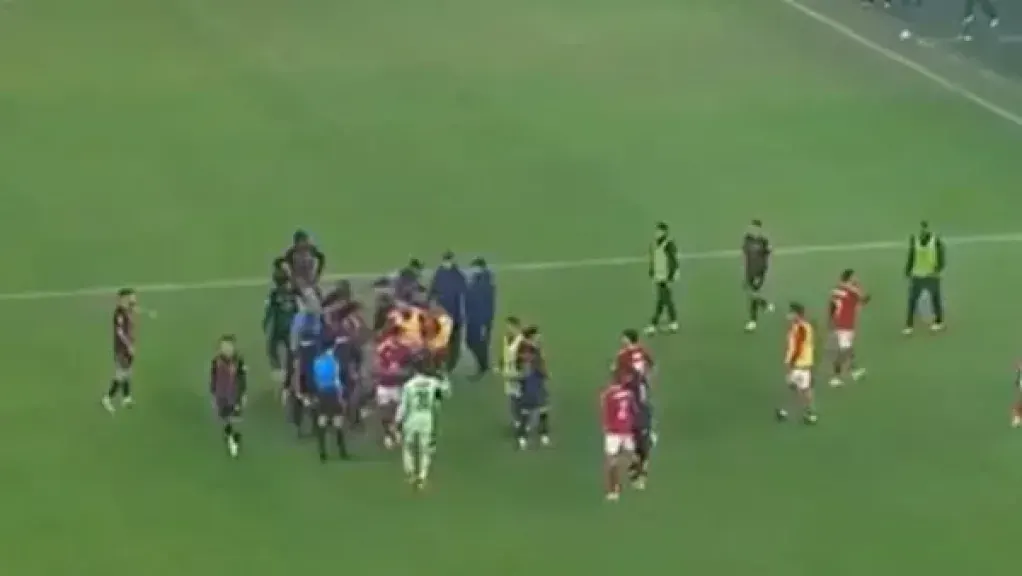 عقوبات صارمة من كاف ضد الجيش الملكي بسبب أحداث مباراة الأهلي في دوري أبطال أفريقيا – ديسمبر 2025