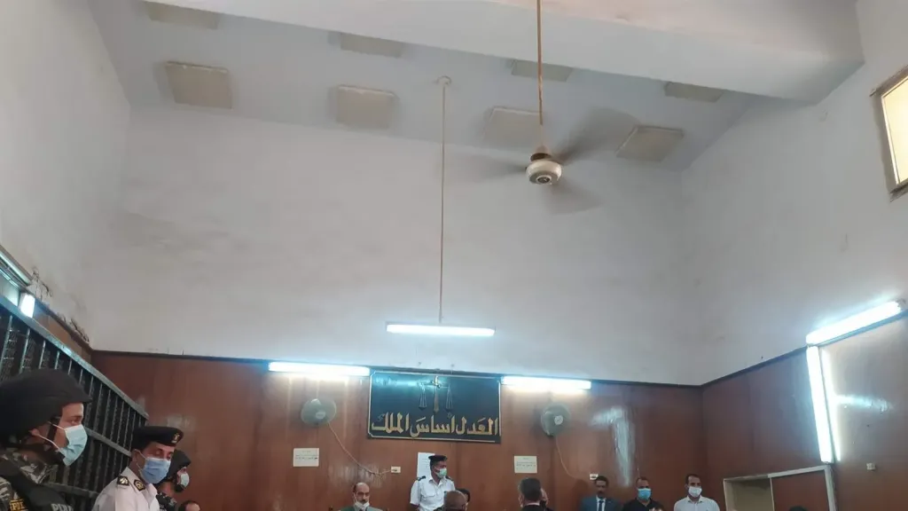 شتمتها على واتساب.. «امحكمة قنا» تُدين فتاة بالحبس 6 أشهر وغرامة 10 آلاف جنيه في جرائم السوشيال ميديا