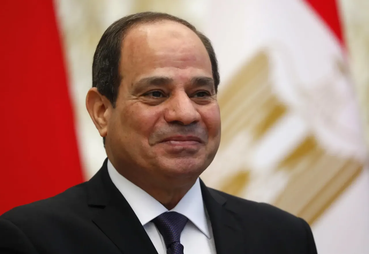 الرئيس السيسي في عيد الشرطة: اصطفافنا لحماية دولة وشعب وليس نظاما أو شخصا